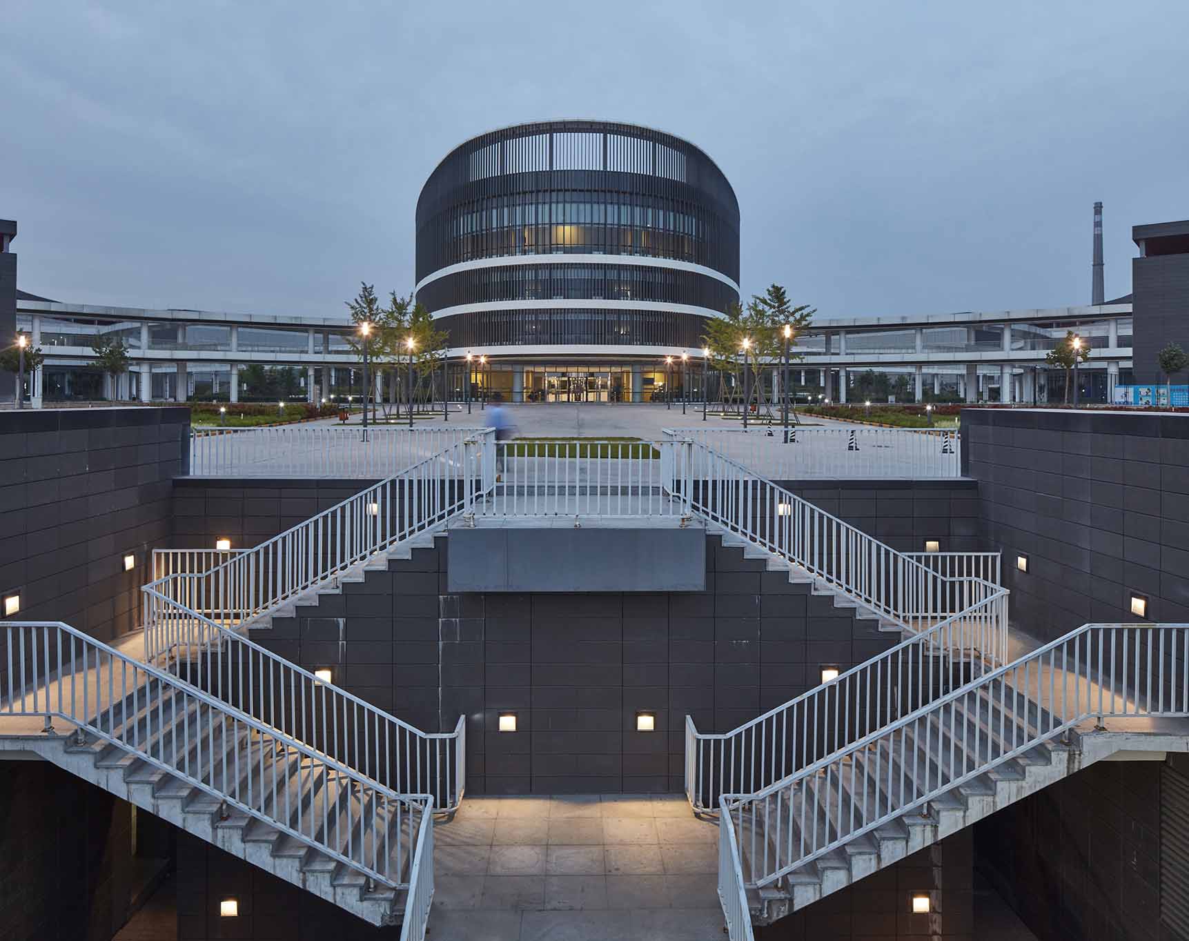 建筑外立面及園區(qū)綠化實景照片 (3).jpg